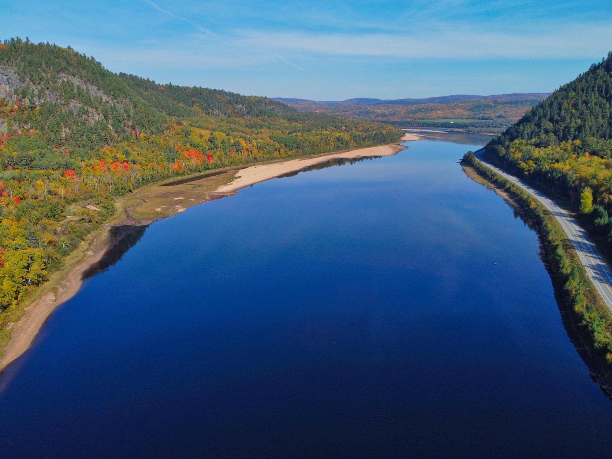 Domaine Le Bostonnais - Le Village En Bois Rond La Tuque Bagian luar foto