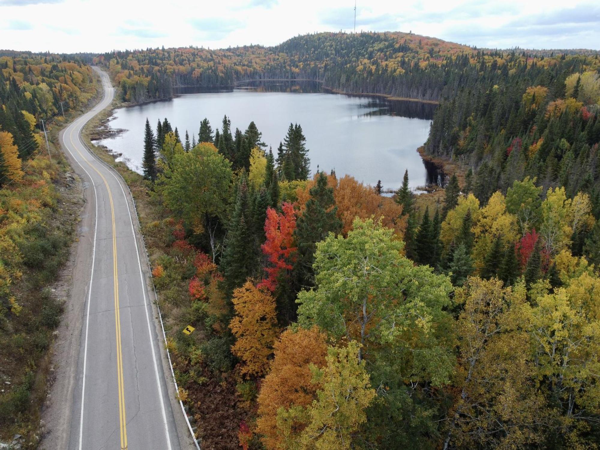 Domaine Le Bostonnais - Le Village En Bois Rond La Tuque Bagian luar foto