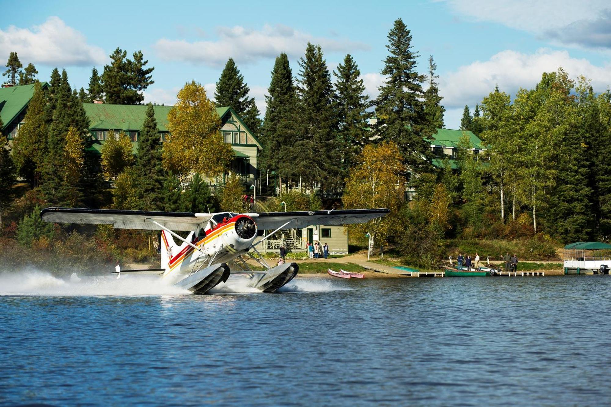 Domaine Le Bostonnais - Le Village En Bois Rond La Tuque Bagian luar foto