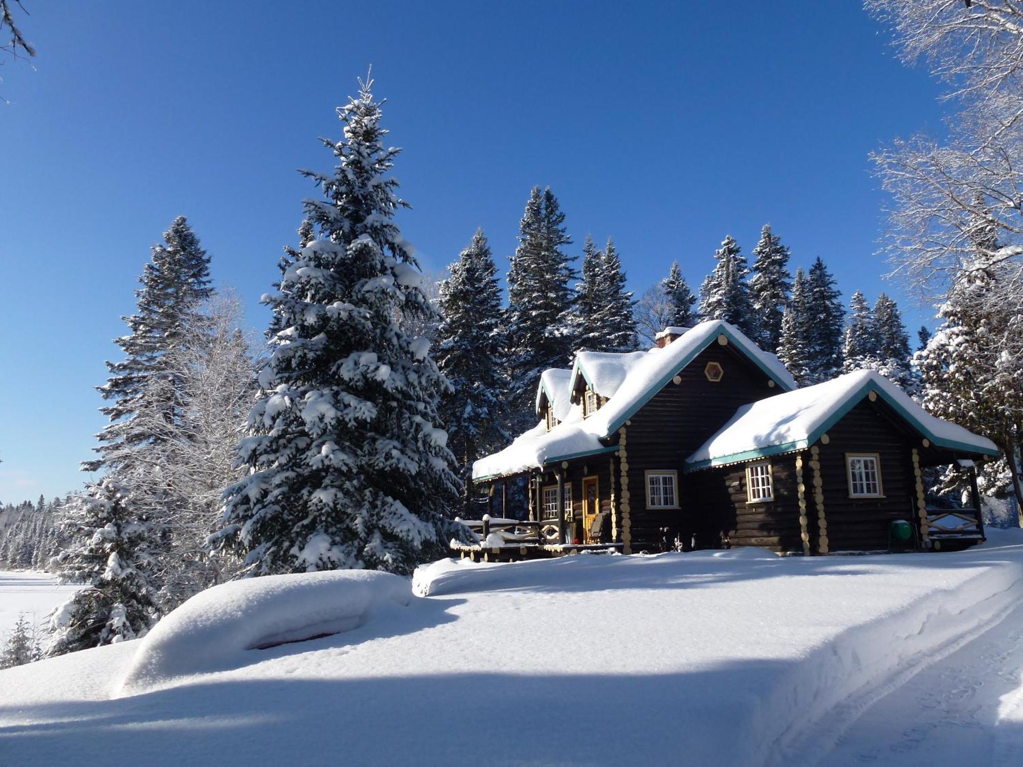 Domaine Le Bostonnais - Le Village En Bois Rond La Tuque Bagian luar foto