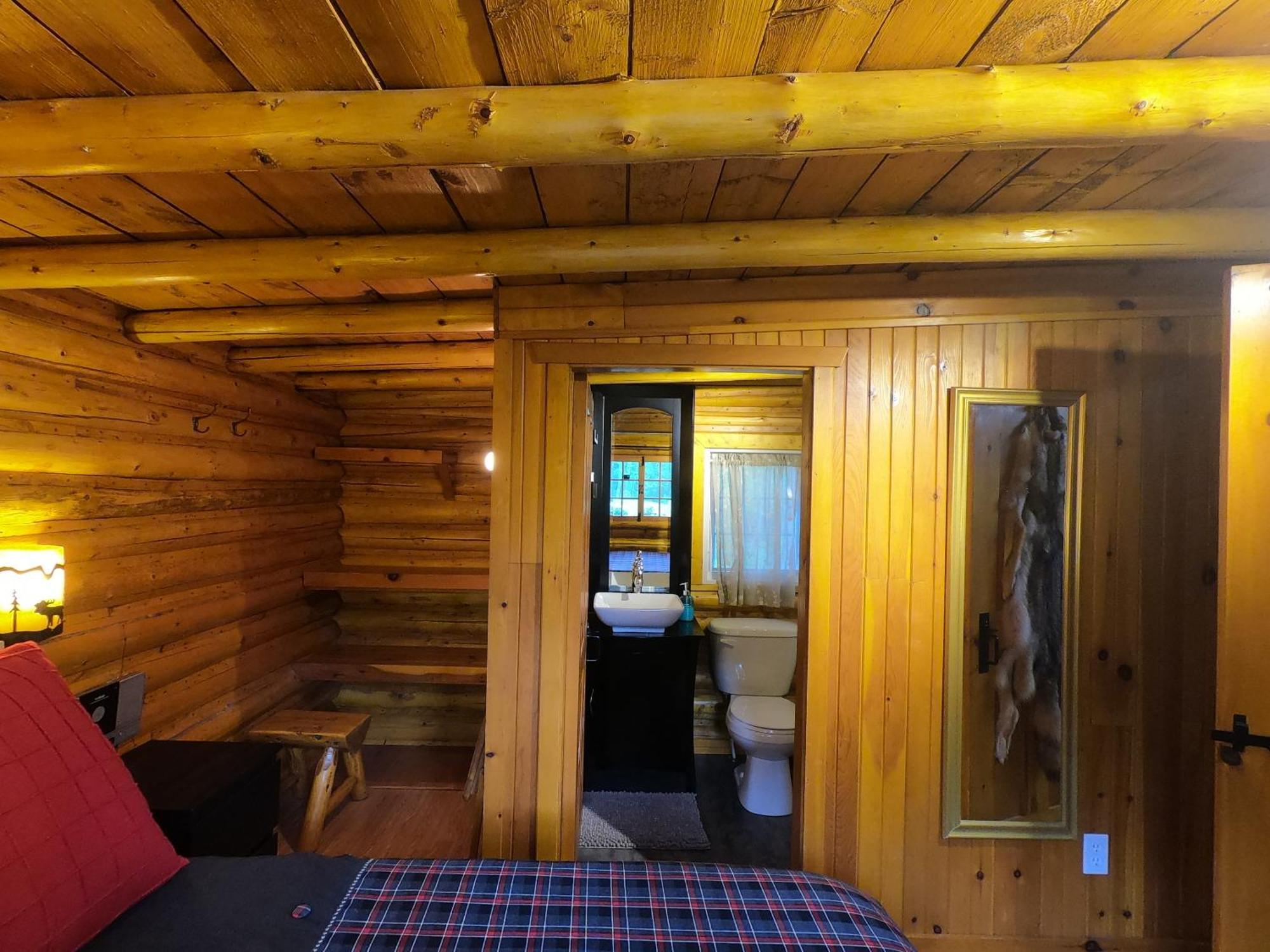 Domaine Le Bostonnais - Le Village En Bois Rond La Tuque Ruang foto
